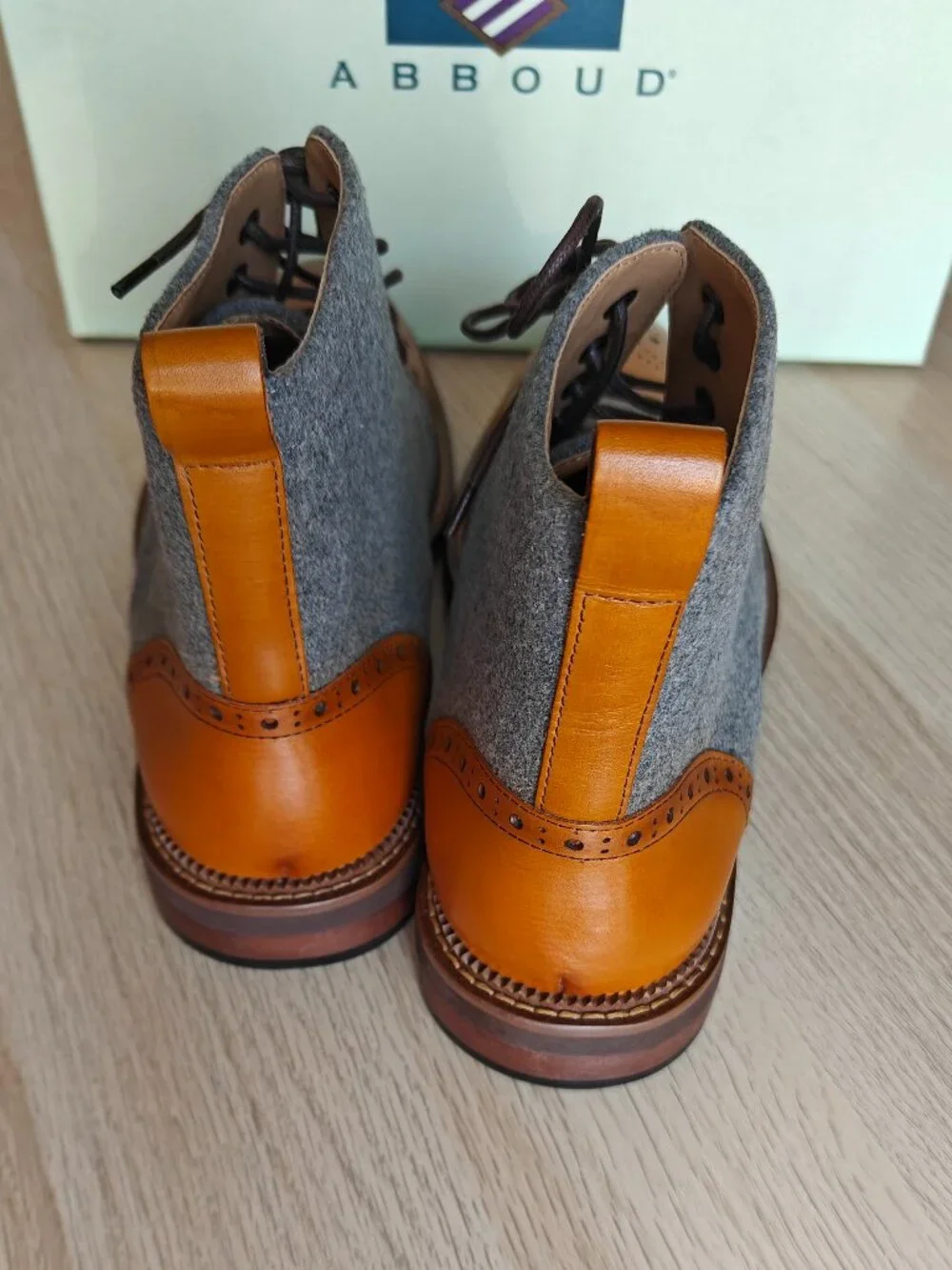 JOSEPH ABBOUD STANCE CAP TOE ANKLE BOOTS (SIZE 9.5D)